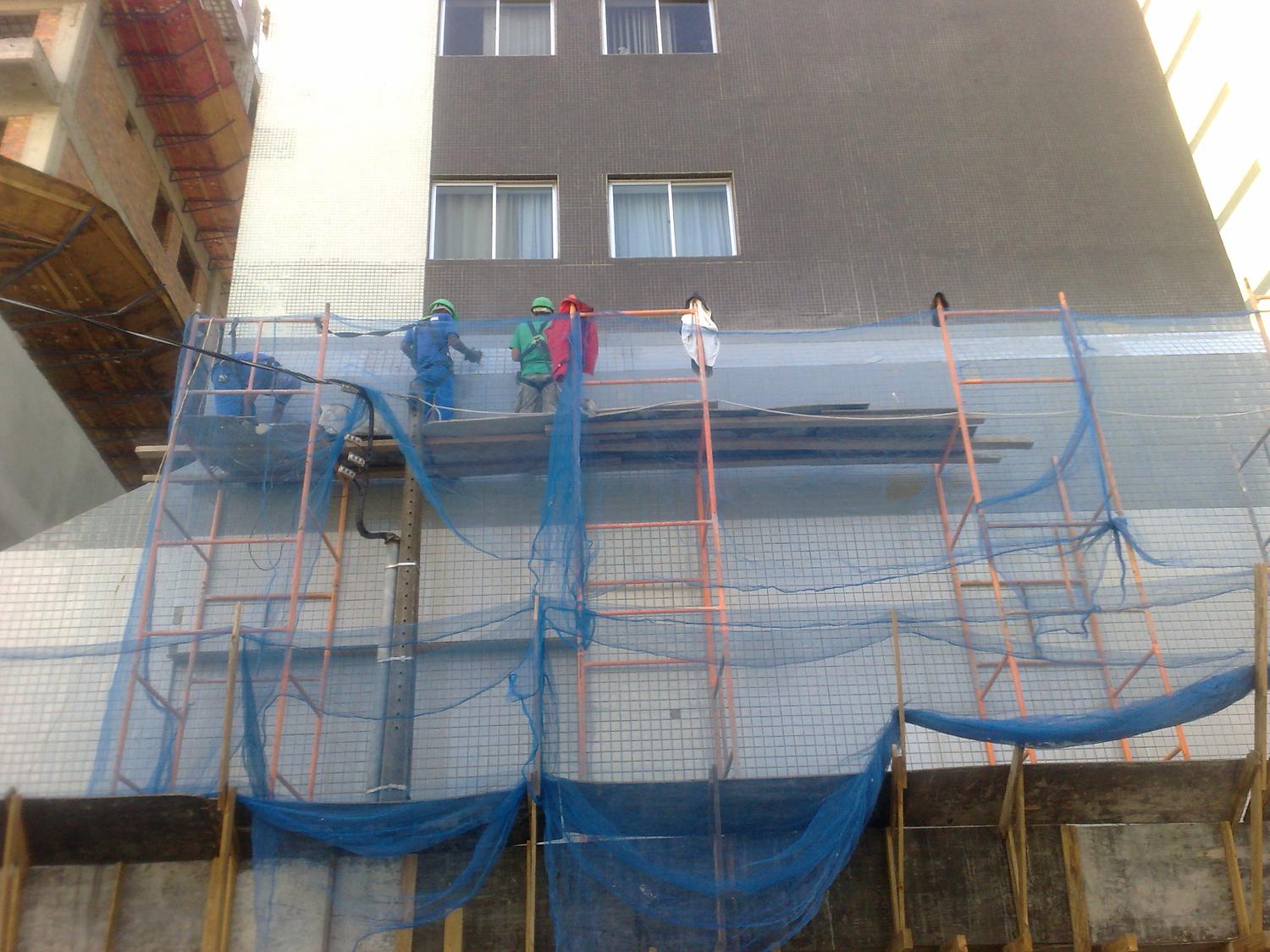 Reforma de fachada — edificação residencial central, Ponta Grossa/PR