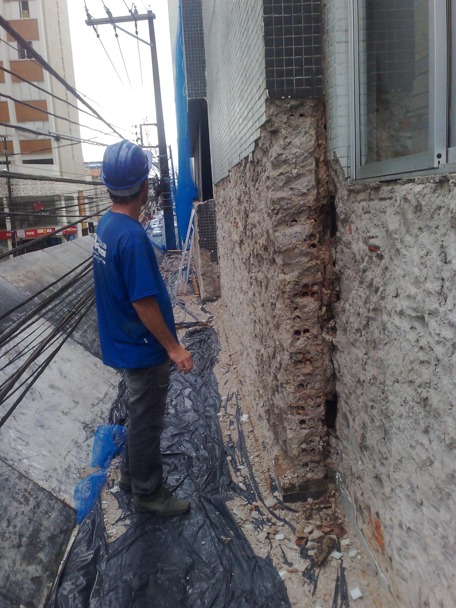 Reforma de fachada — edificação residencial central, Ponta Grossa/PR