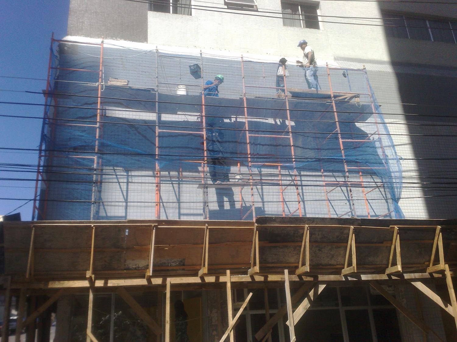 Reforma de fachada — edificação residencial central, Ponta Grossa/PR