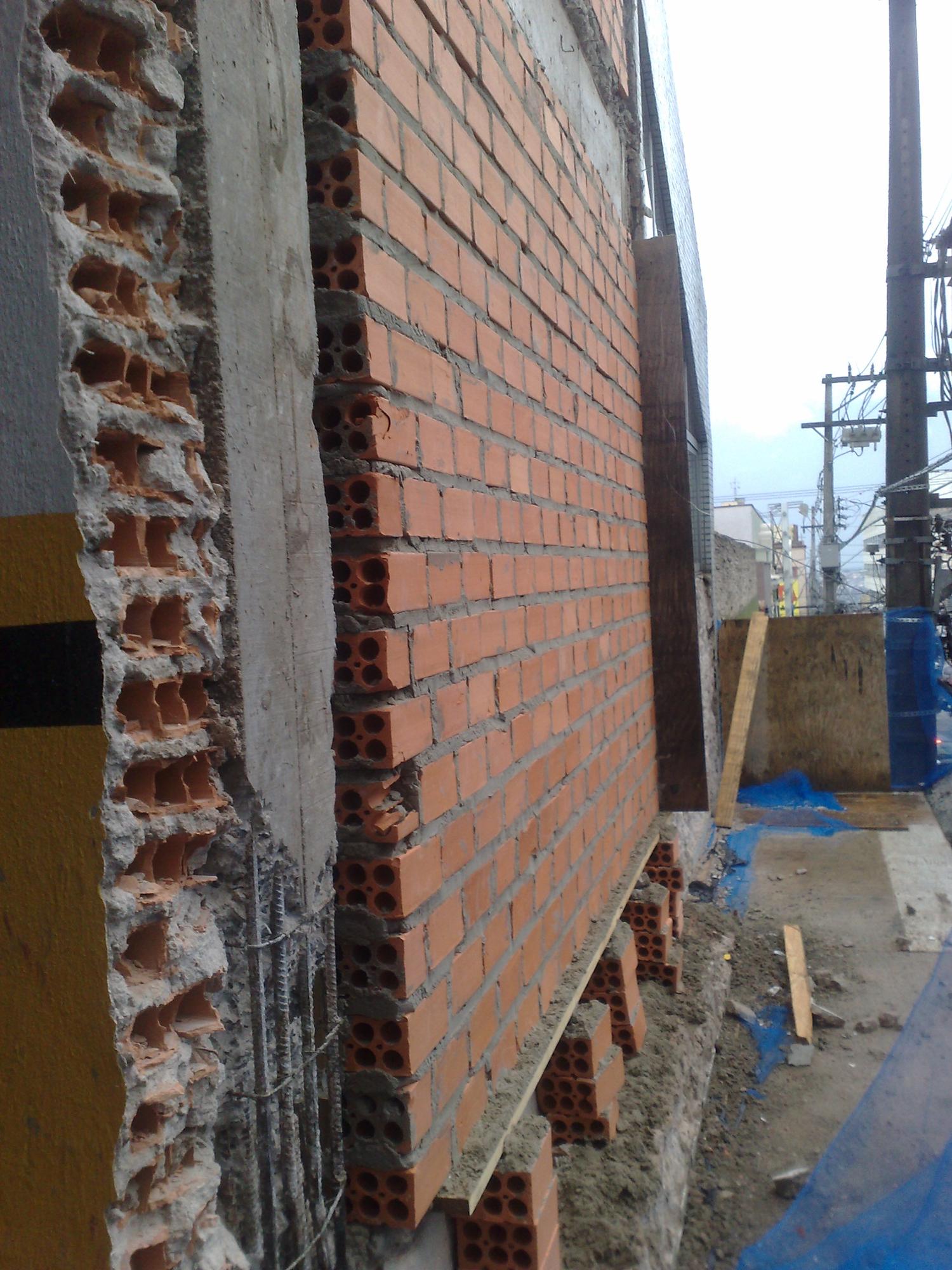 Reforma de fachada — edificação residencial central, Ponta Grossa/PR